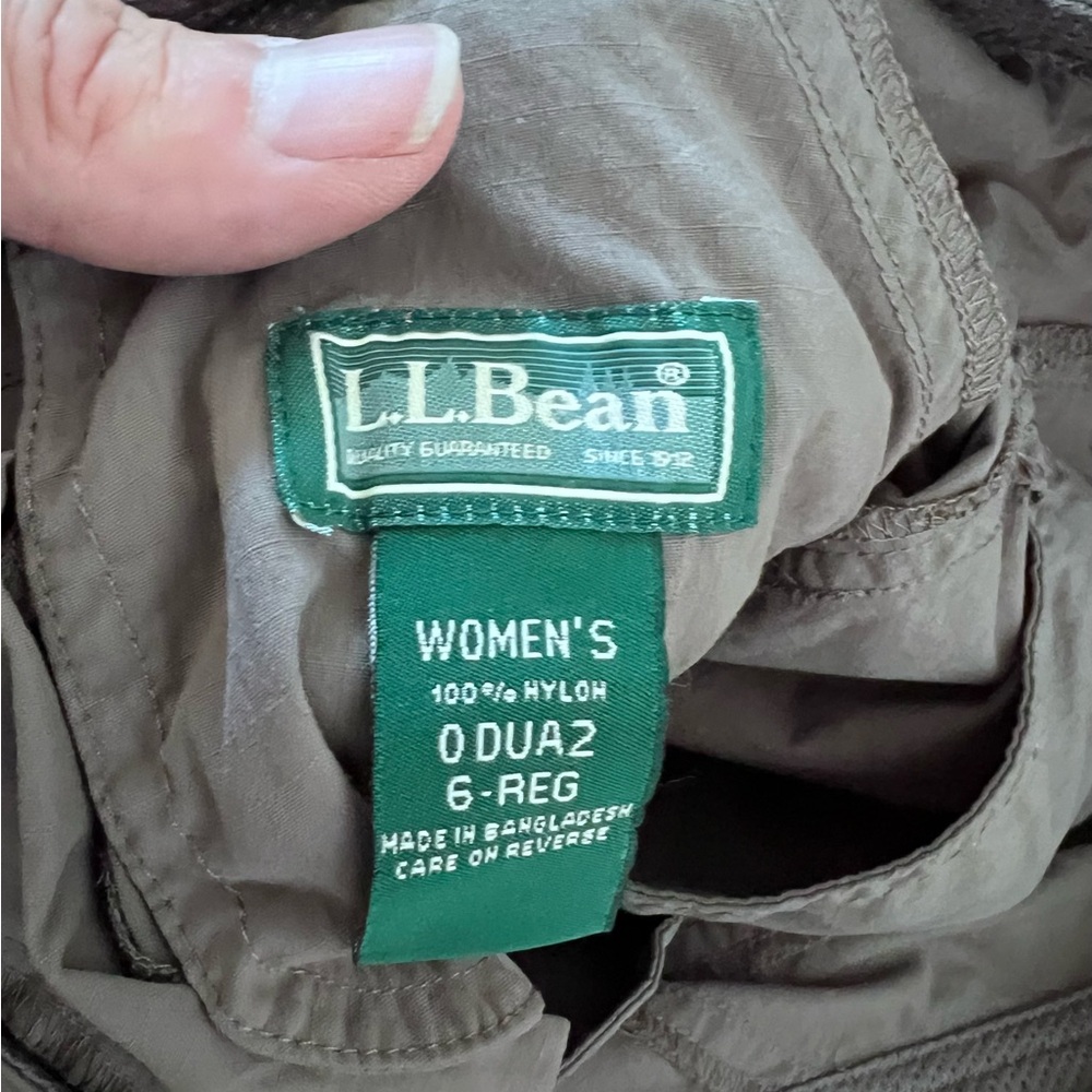 Women's Size 6 Regular "L.L. Bean" Cargo Pants Crops GUC - Picture 2 of 6